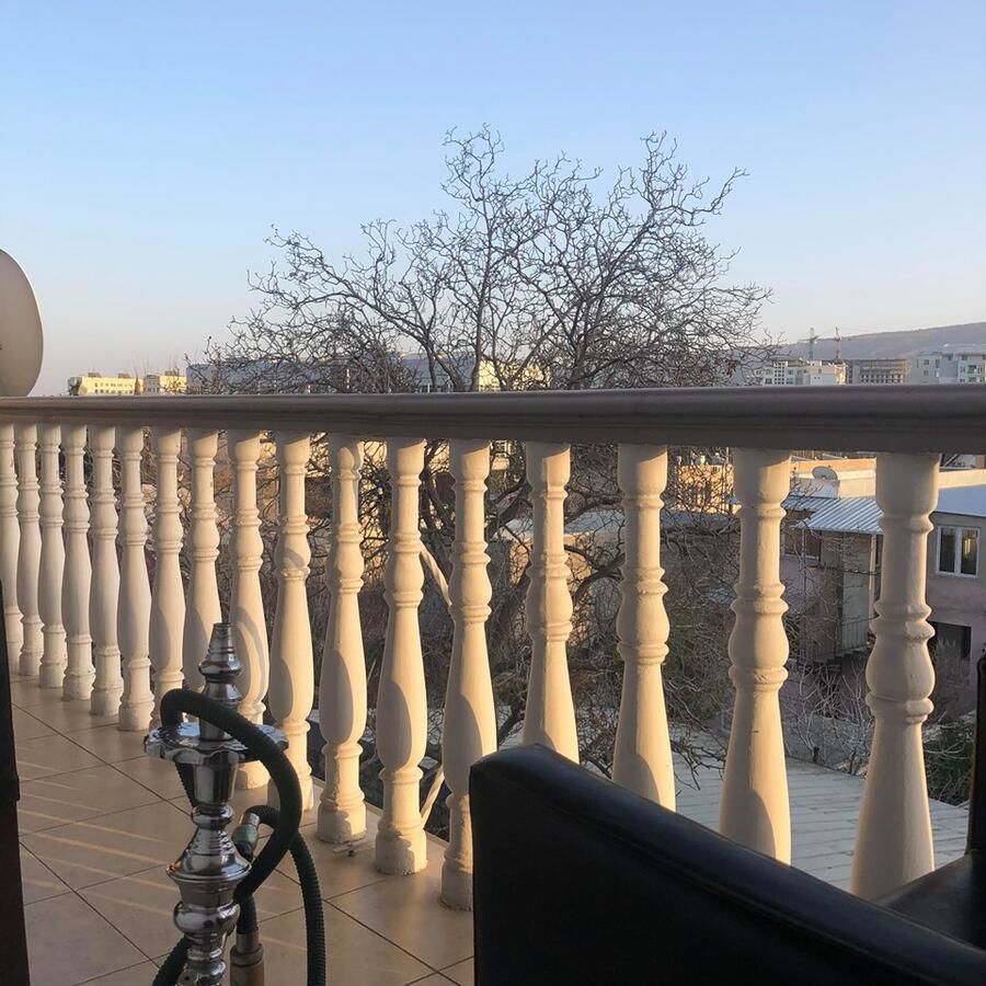 Гостевой дом 4 SEASONS HOTEL Тбилиси-10