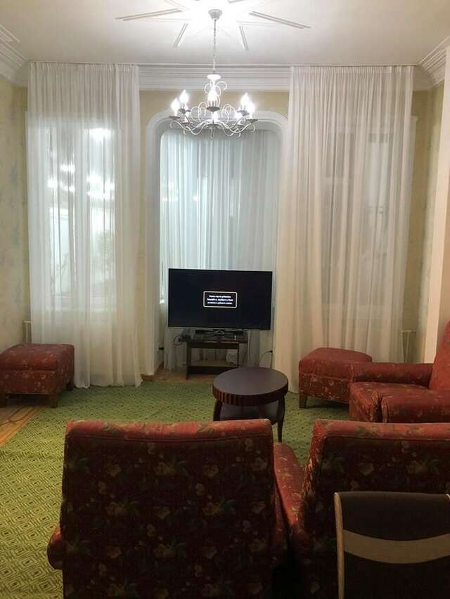 Гостевой дом 4 SEASONS HOTEL Тбилиси-7