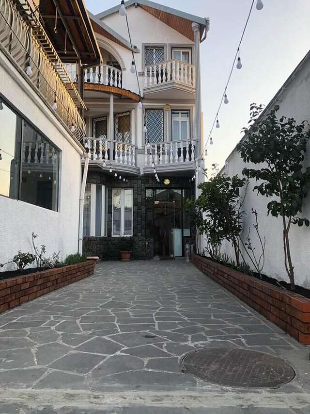 Гостевой дом 4 SEASONS HOTEL Тбилиси-11
